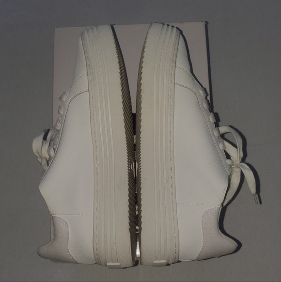 Women's White Sneakers Size 10 Joy Performance Comfort Leather Sneakers In Box - Picture 11 of 13